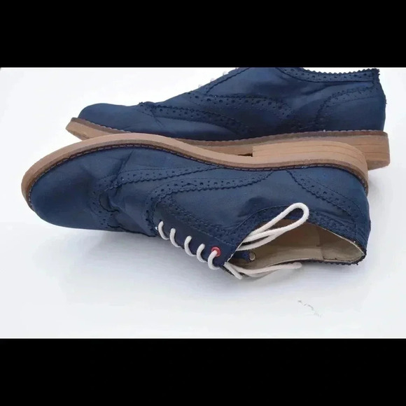 Tommy Hilfiger Men's oxfords - Picture 8 of 8